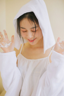 欧洲女性下面有没有毛发